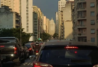 São Paulo SP 05 07 2018 Grande congestionamento na cidade de São Paulo vespera do jogo do Brasil pela Copa do Mundo e feriadão de 9 de julho na segunda  .150km de congestionamento e mes de férias escolares.foto Alan White/ Fotos Publicas