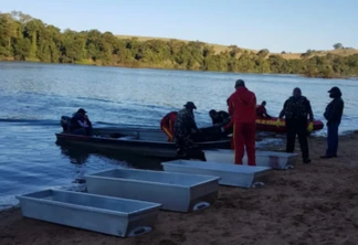 Vítimas de acidente de barco no Rio Ivaí começam a ser veladas nesta quinta-feira