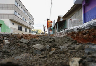 IPIRANGA - 02-12-2020 - OBRAS DE PAVIMENTAÇÃO NA CIDADE DE IPIRANGA - Foto: Jonathan Campos/ AEN