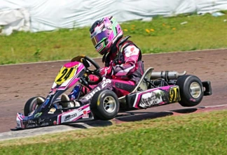 Giovana Marinoski larga em  10º no Catarinense de Kart