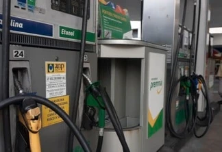 Petrobras reajusta em 12% o preço da gasolina nas refinarias a partir desta quinta-feira