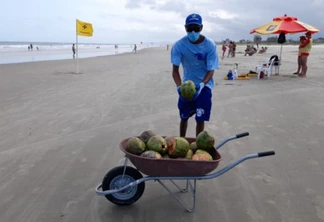 Sanepar coleta 600 kg de coco verde por dia nas praias de Pontal do Paraná - Curitiba, 27/01/2022