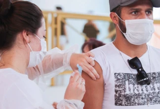 Não vacinados ou com esquema incompleto representam 72% das mortes por Covid em janeiro em Foz do Iguaçu