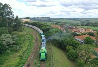 Foz consolida hub logístico com chegada de ramal da Ferroeste