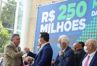 Governador Carlos Massa Ratinho Junior Assina Repasse de 250 Milhões para os 399 Municipios do Parana. Foto: Ari Dias/ AEN.