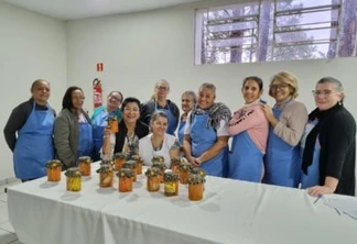 Coordenadoras dos Clubes de Mães participam de oficina de culinária em Foz