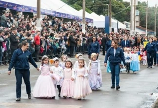 Escolas e Cmeis iniciam organização para o desfile do aniversário de Foz do Iguaçu