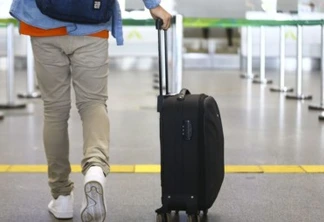 Máscaras deixam de ser recomendadas em aeroportos e voos da UE