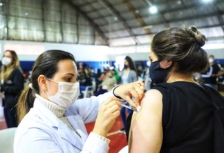 Procura pela vacina contra Covid-19 cai e Saúde alerta para necessidade de imunização