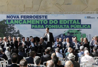 O Governo do Estado lançou no Palácio Iguaçu, o edital de leilão da Nova Ferroeste, a linha férrea que vai ligar Maracaju, no Mato Grosso do Sul, ao Porto de Paranaguá. A contraprestação miníma, o chamado lance inicial, é de R$ 110 milhões