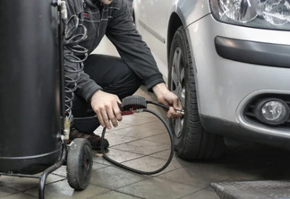 Você sabe quando e por que calibrar os pneus do seu carro?