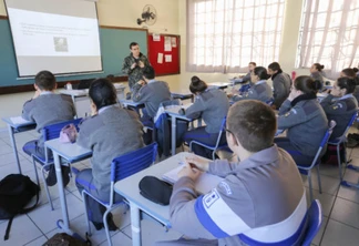 Paraná terá 312 escolas estaduais cívico-militares em 2024