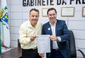 omou posse na manhã desta quarta-feira (03), como presidente interino da Câmara Municipal de Cascavel, o vereador Melo do Pastel (PL). Ele assume o lugar de Alécio Espínola (Podemos)