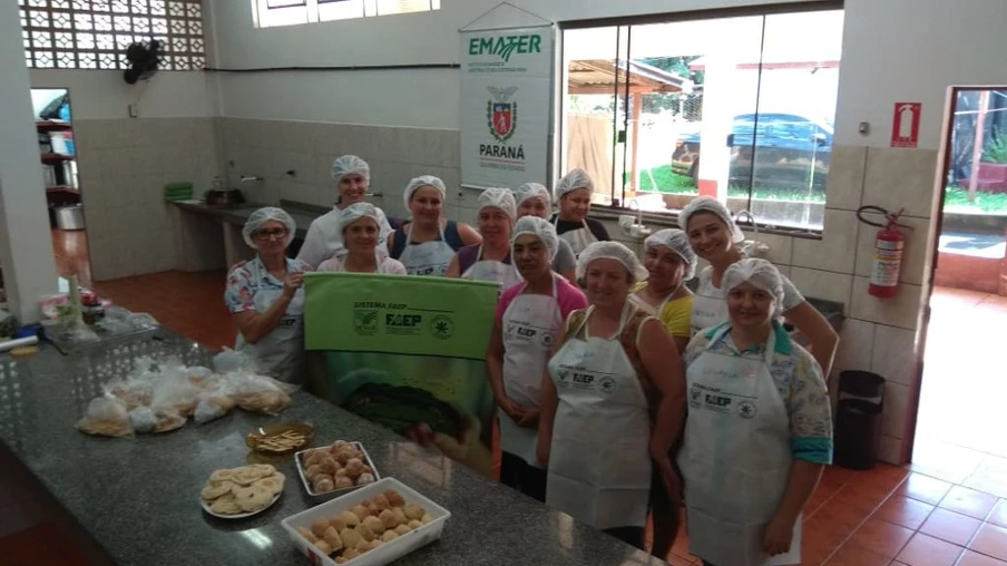 Produtoras rurais participam de curso de panificação em Santa Terezinha de Itaipu