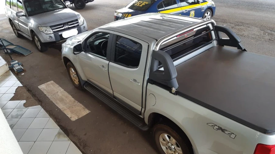 Em Guaíra, PRF recupera duas camionetes roubadas de um mesmo proprietário