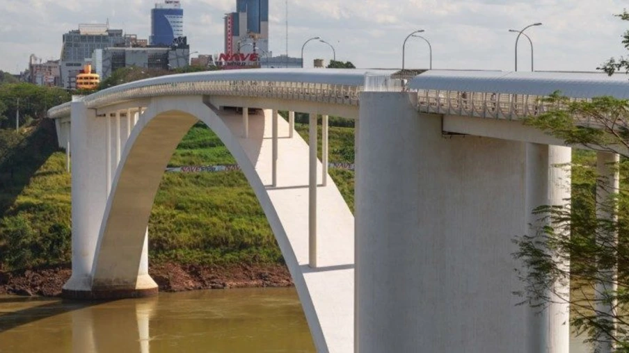 Brasil prorroga restrição de entrada de estrangeiros por via terrestre, mas não afeta reabertura da Ponte