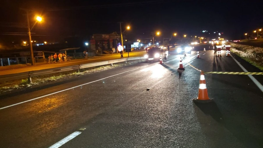 Motorista atropela duas pessoas na BR-277 em Santa Terezinha de Itaipu e abandona veículo