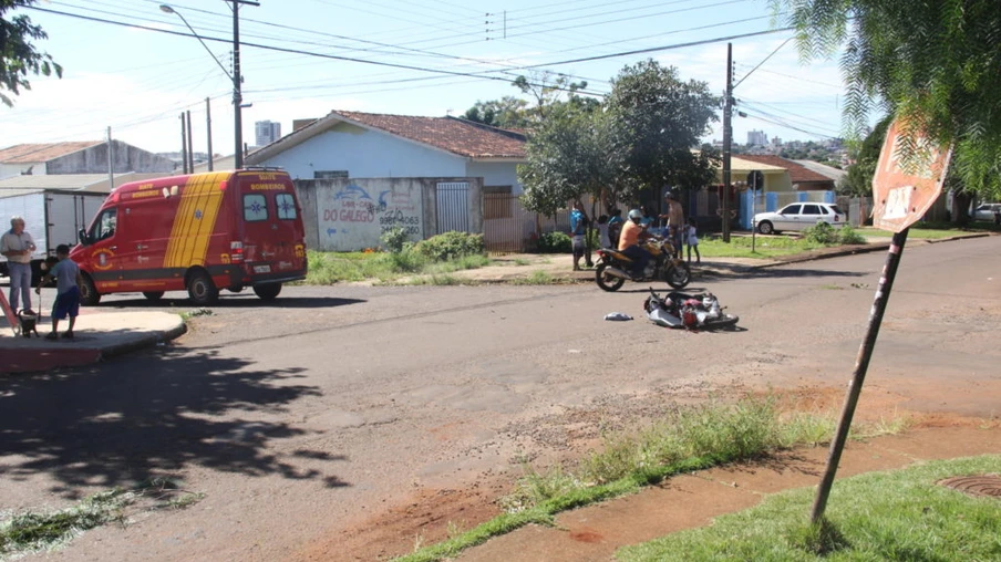 Moradores já solicitaram diversas vezes a pintura de sinalização - Foto:Fábio Donegá