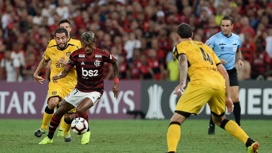  Flamengo perdeu o jogo no Maracanã num dia tenso no Rio - Foto: Flamengo