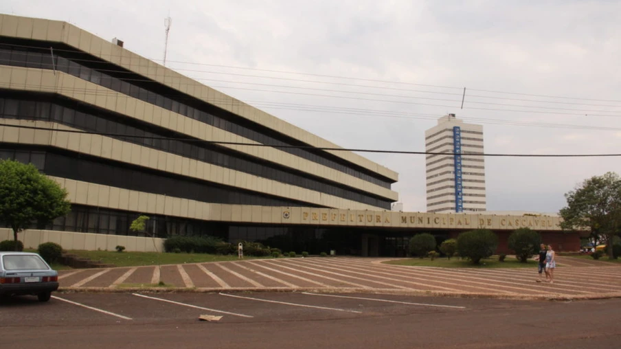 Pendências no TCE-PR podem bloquear repasses