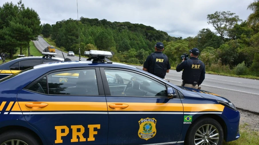 PRF flagra quase 400 ultrapassagens proibidas durante o feriado no Paraná