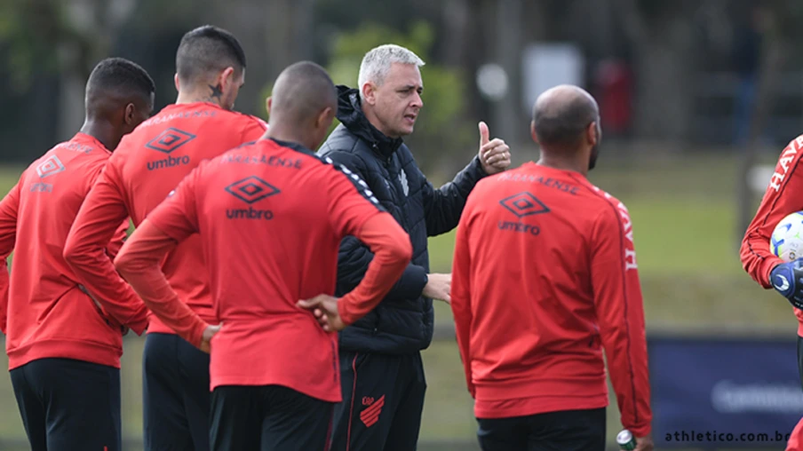 Athletico inicia preparação para novo jogo com Grêmio