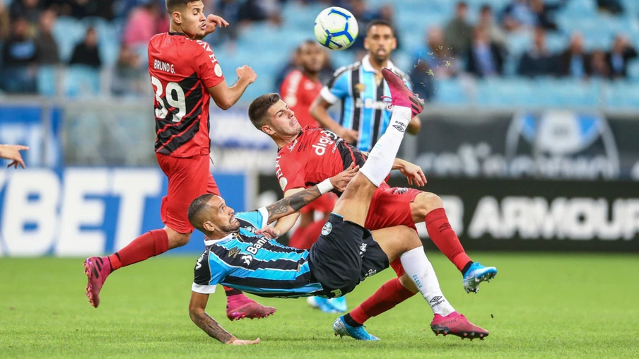 Copa do Brasil: Athletico-PR tenta reverter a vantagem do Grêmio na semi