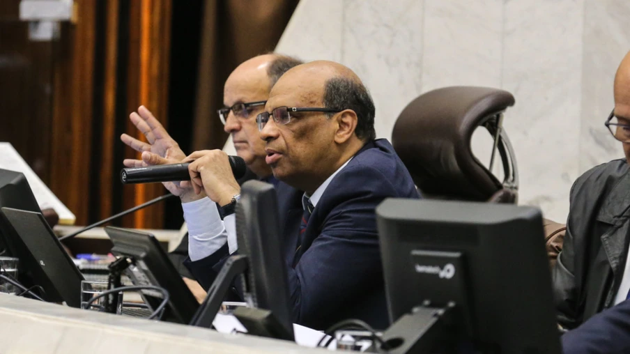 O secretário Renê Garcia Junior, de Estado da Fazenda (SEFA), participa nesta quarta-feira (27), de uma audiência pública  na Assembleia Legislativa do Paraná (ALEP), para apresentação dos dados do Governo relativos ao cumprimento das metas fiscais do terceiro quadrimestre de 2018.  Curitiba, 27/02/2019 -  Foto: Geraldo Bubniak/ANPr