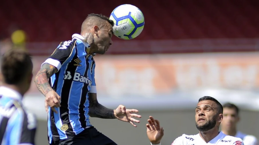 São Paulo e Grêmio empatam sem gols na abertura da 17ª rodada