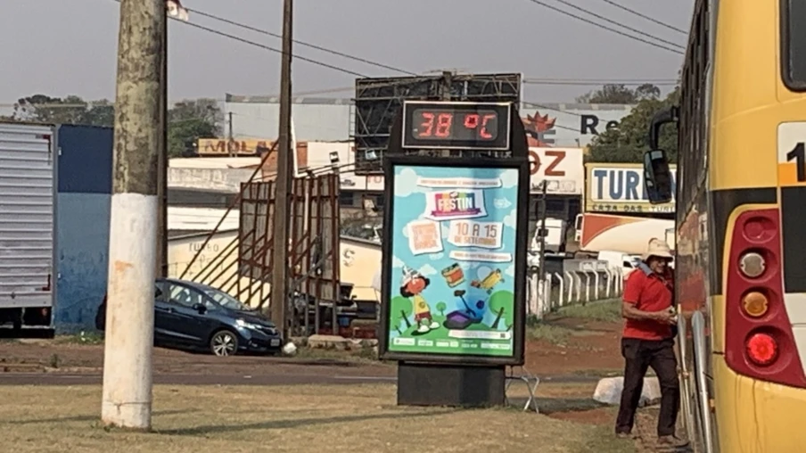 Termômetros marcaram 38ºC ontem à tarde, em Cascavel - Foto: Aílton Santos 