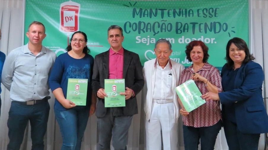 Da esquerda para a direita: Enfermeiro Itamar Weiwanko | Gerente de Enfermagem da HOESP, Daniela Brandini | Presidente do Conselho Municipal de Saúde de Toledo, Alberi Locatelli | Dr. Torao Takada | Diretor Clínico da HOESP, Denise Liel e Zulnei Bordin.-  Foto: Francisca Perez Garcia