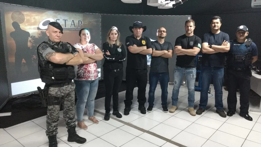 Polícia Civil participa de treinamento com Simulador Virtual de Tiros na Guarda Municipal