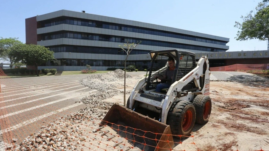 PDI: adequações das calçadas chegam ao Paço Municipal