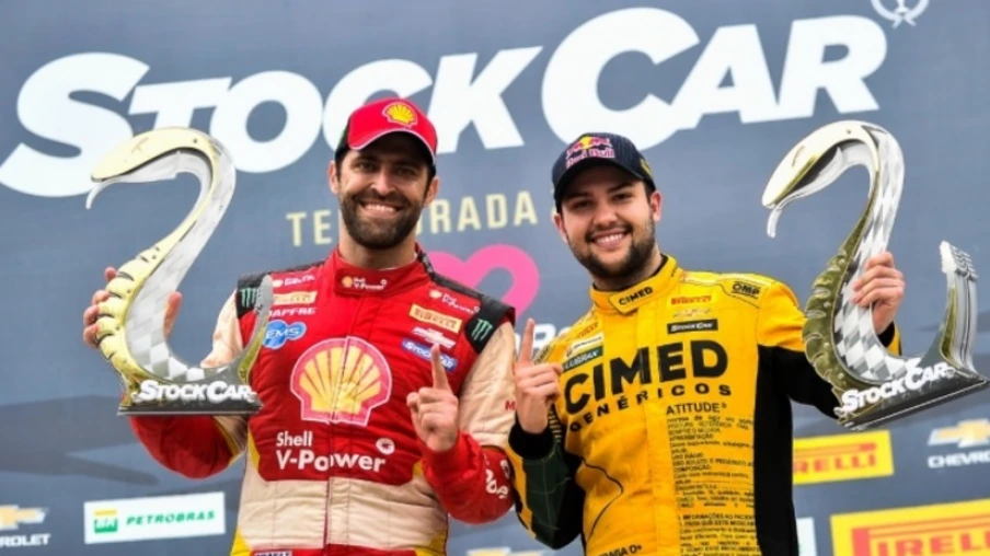 Stock Car: Fraga e Átila vencem, líderes empatam nos pontos