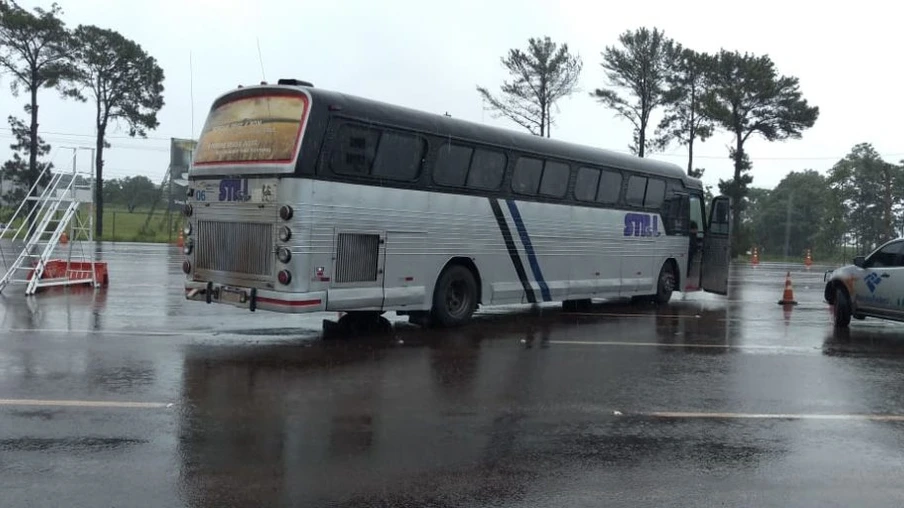 Ônibus é retido e encaminhado para Alfândega de Foz