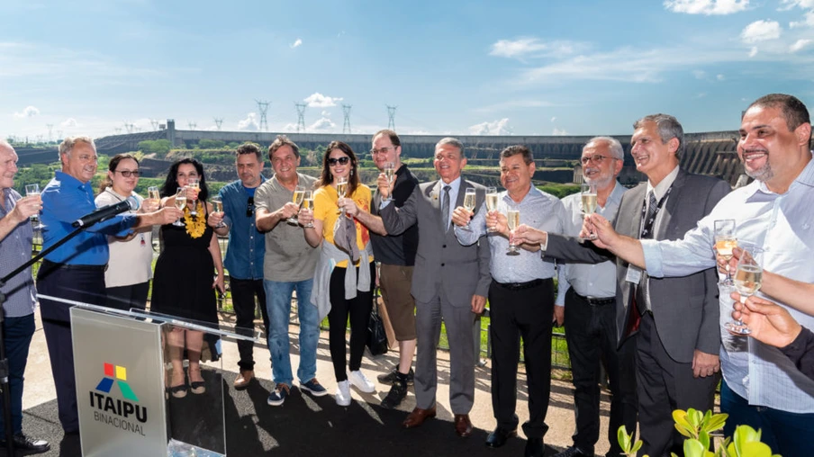 Usina de Itaipu bate recorde de turistas  dois dias antes do final do ano