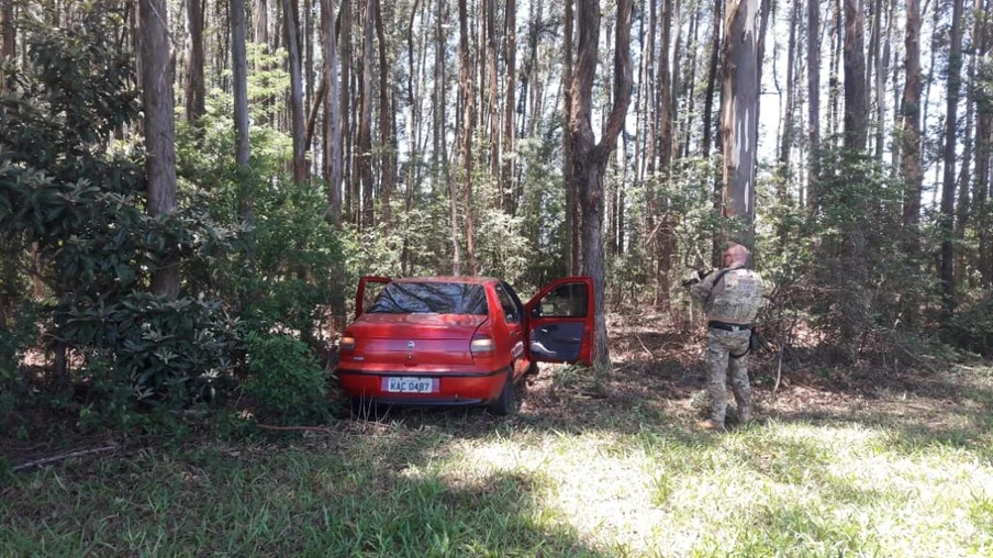 Contrabando, embarcação e veículos são apreendidos na Operação Hórus