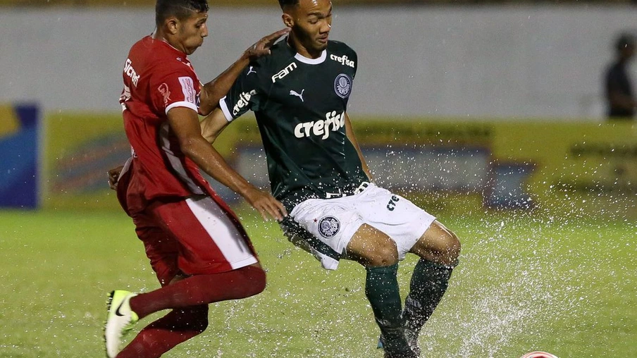 Palmeiras vence de virada na estreia da Copinha