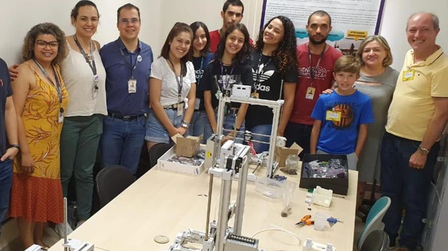 Estudantes constroem impressoras 3D