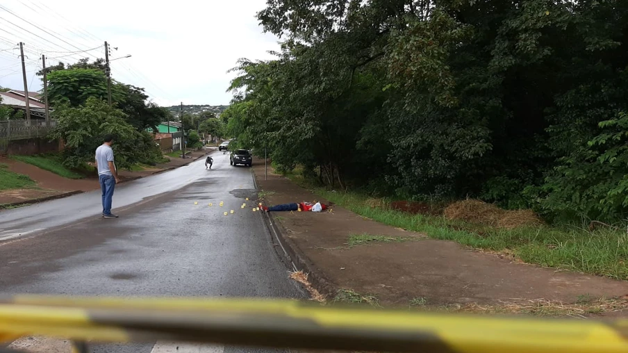 Jovem é morto com pelo menos dez tiros no Jardim Colmeia, em Cascavel