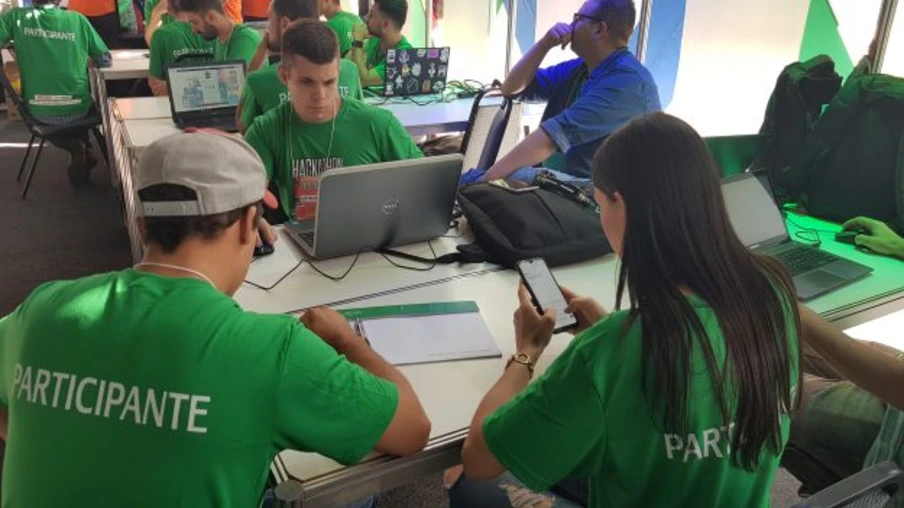 Maratona de tecnologia do Show Rural Digital começa com 17 desafios em sua agenda