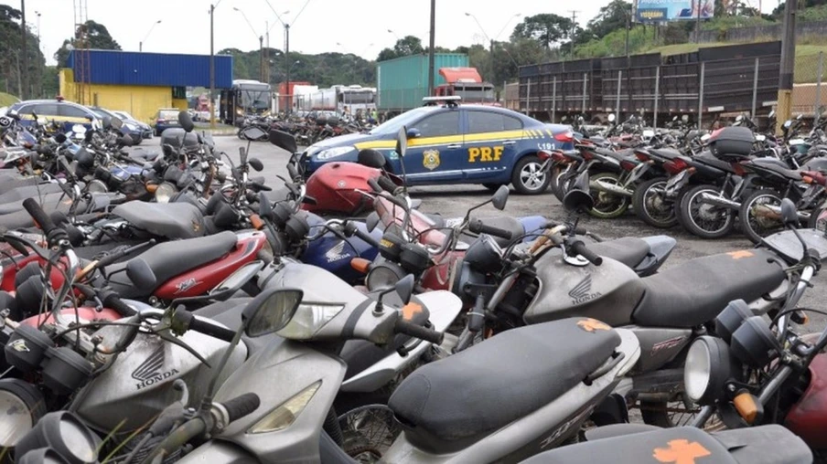 PRF suspende leilão de veículos no Paraná