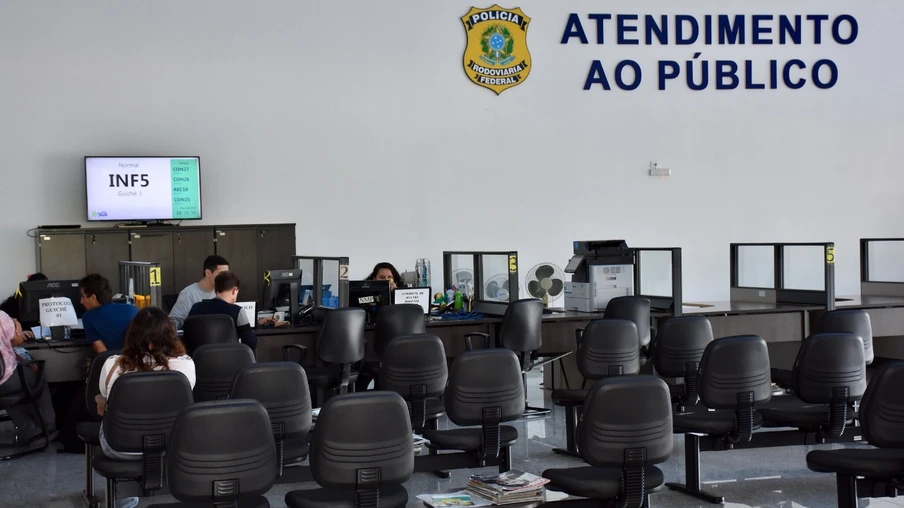 Decreto lista atividades essenciais que podem seguir funcionando no Paraná