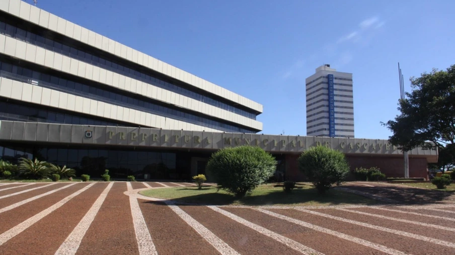 VÍDEO: Entrega de ambulâncias em frente a Prefeitura de Cascavel