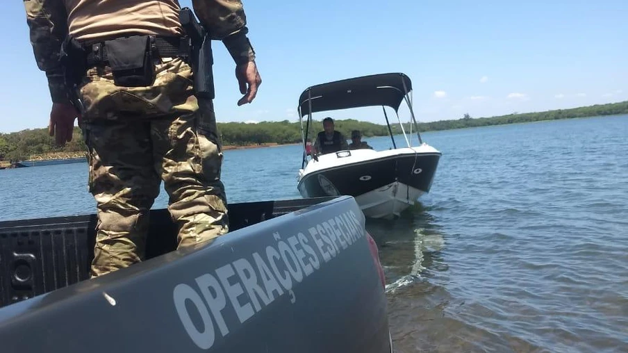 Operação coíbe contrabando por terra e água  - Foto: ANPR 