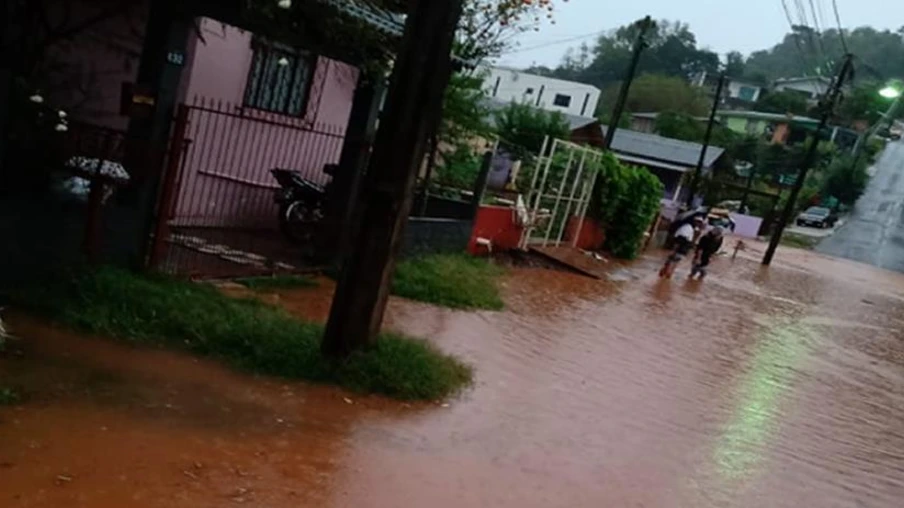 Chuva intensa já provoca alagamentos na região do Rio Marrecas em Francisco Beltrão
