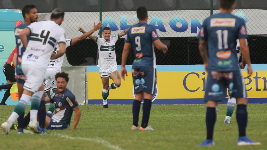 Coritiba derrota o Cianorte fora de casa na semifinal do Estadual