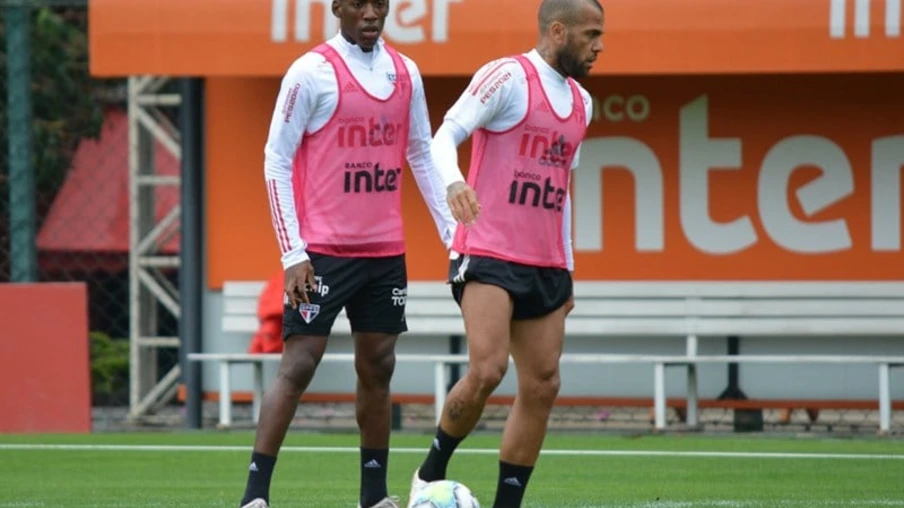 Torcida do São Paulo cobra principais jogadores
Crédito: Érico Leonan / saopaulofc.net
