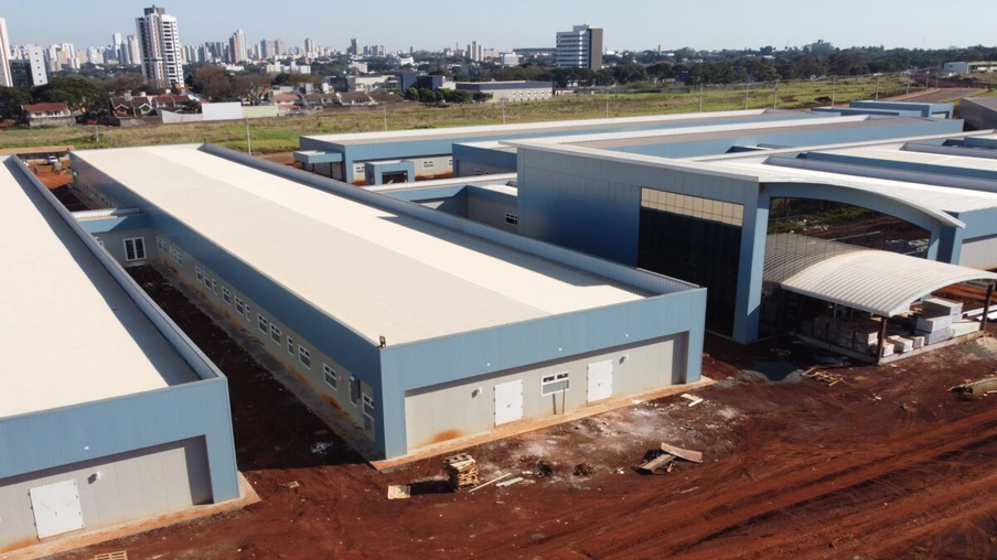 Obras do Hospital da Criança de Maringá,   serao 160 leitos, sendo 20 de UTI, a área construída é de aproximadamente 23 mil metros quadrados e está no espaço do antigo aeroporto da cidade, doado pela União ao município. O local tem cerca de 90 mil metros quadrados. -  04/08/2020 -  Foto: Geraldo Bubniak/AEN