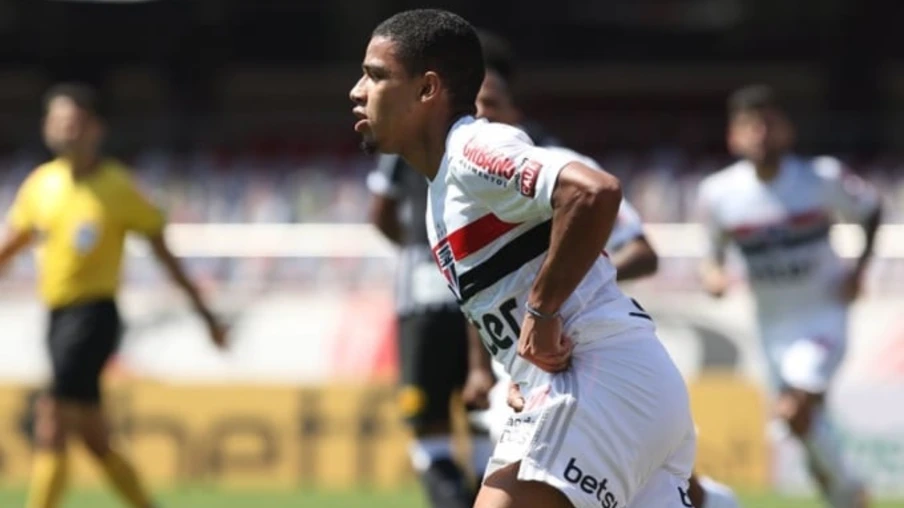 Brenner, voltando de lesão, fez o gol da vitória do Tricolor. Foto: Rubens Chiri/SPFC